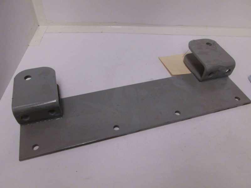 L.H. MOUNTING BRACKET