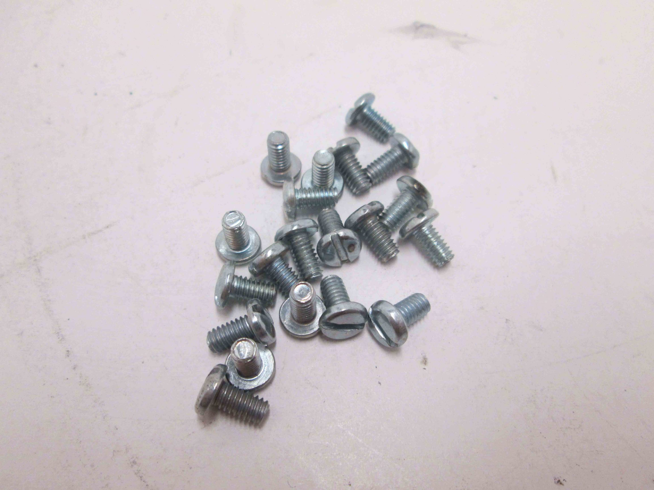 SCREW 8-32X516 PK OF 20