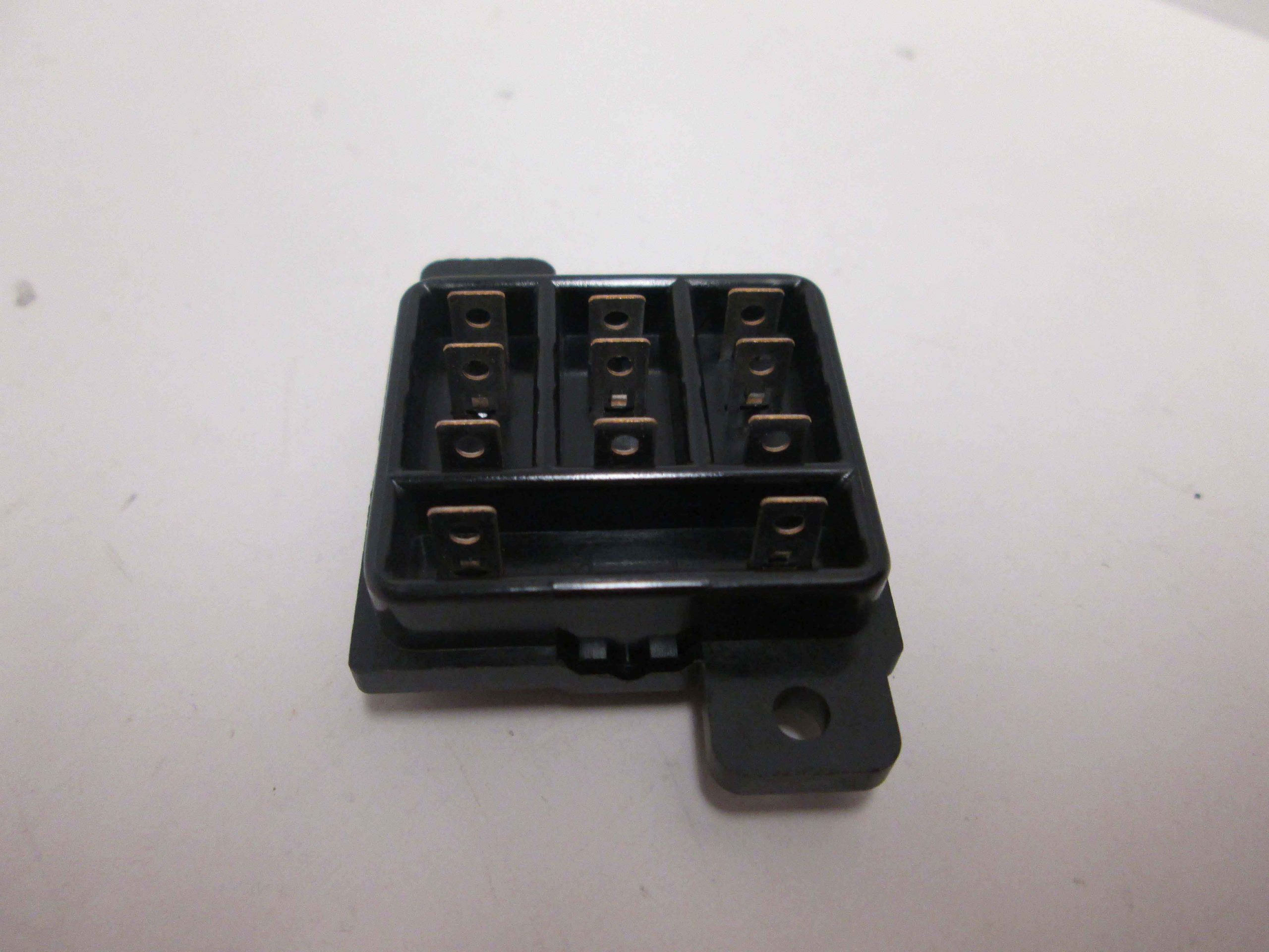 RELAY SOCKET-3/16 CONT